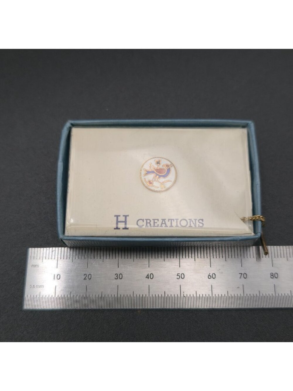 Vintage H Creations Pennsylvania Dutch Distelfink Enamel Tie Tac Clasp B1572 - Picture 4 of 5